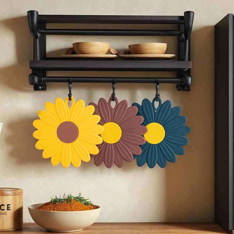 ランチョンマット シリコン おしゃれ 高級感 耐熱 断熱 テーブルマット 鍋敷き コースター 花柄 モダン シンプル 北欧風 キッチン ダイニング 食卓 やけど防止 撥水 防汚 お手入れ簡単 洗える