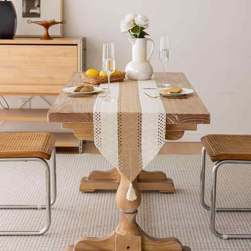テーブルランナー フレンチレトロスタイル 綿麻素材 上質 北欧 インスタ映え 長方形クロス ブラウン系 フリンジ付き 滑り止め 耐熱 断熱 防塵 耐久性 モダンシンプル 幾何学柄 リビング 食卓用 インテリア 飾り