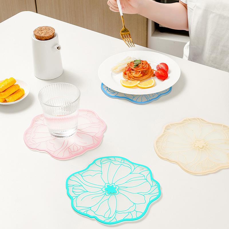 ランチョンマット シンプル PVC製 断熱 耐熱 滑り止め 花柄 食卓 プレースマット 鍋敷き コースター ダイニング キッチン 油汚れ防止 お手入れ簡単 ユニーク 変形 おしゃれ