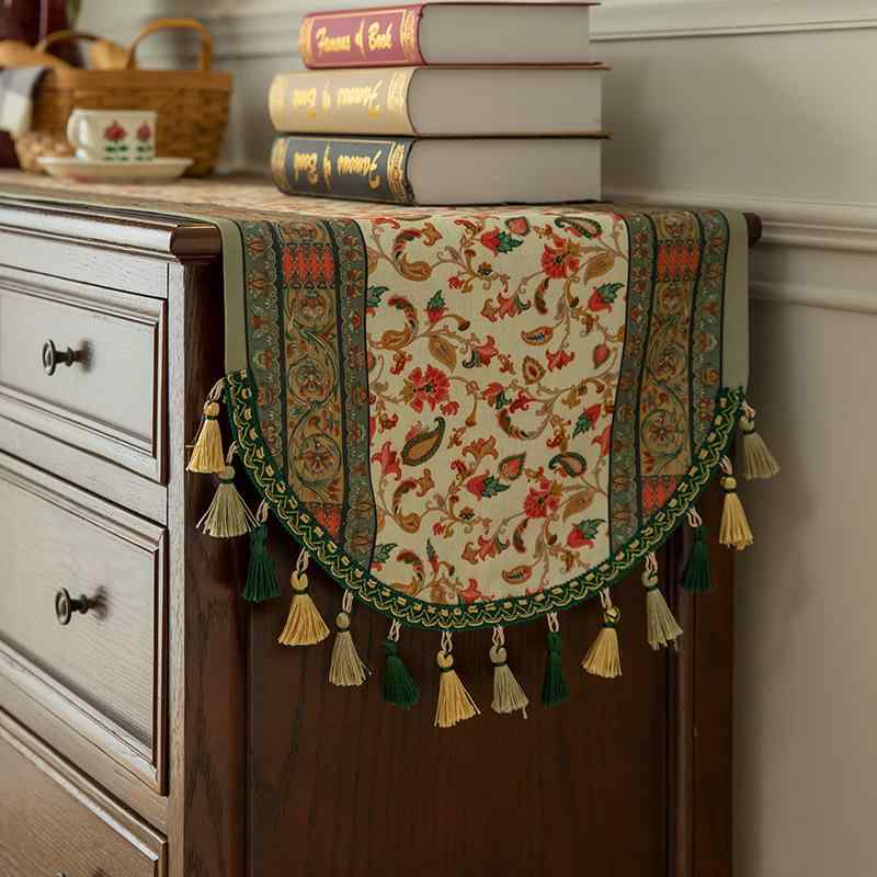 テーブルランナー 中国風 北欧風 レトロ アンティーク調 高級感 おしゃれ ダイニングテーブル 食卓 コーヒーテーブル テレビボード 装飾 防塵 ホコリよけ ポリエステル クロス