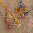 ネックレス レディース デコルテ 小花 フラワーモチーフ カラフル かわいい 高級感 高見え 上品 ロング ペンダント 春夏 普段使い お出かけ カジュアル おしゃれ