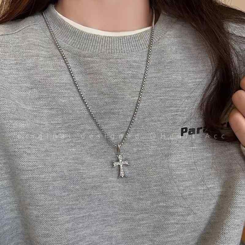 ネックレス 男女兼用 ユニセックス クロス 十字架 幾何学 個性的 ステンレス 変色防止 ロング丈 ヒップ..