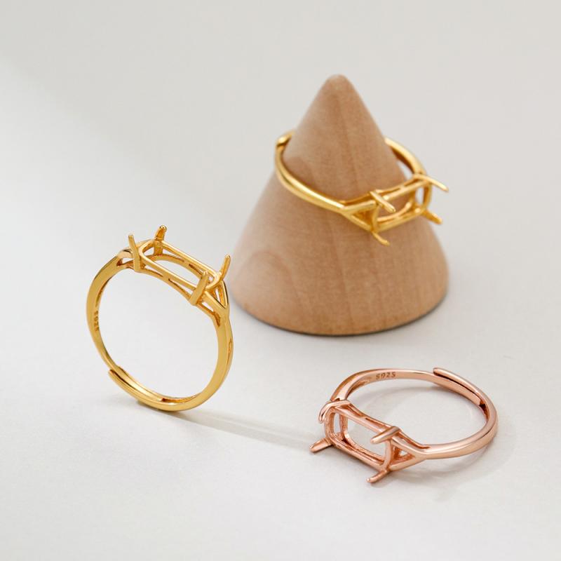 指輪 レディース 純銀 金メッキ 爪留め 空枠 オープンリング サイズ調節可能 繊細 おしゃれ 定番 ゴー..