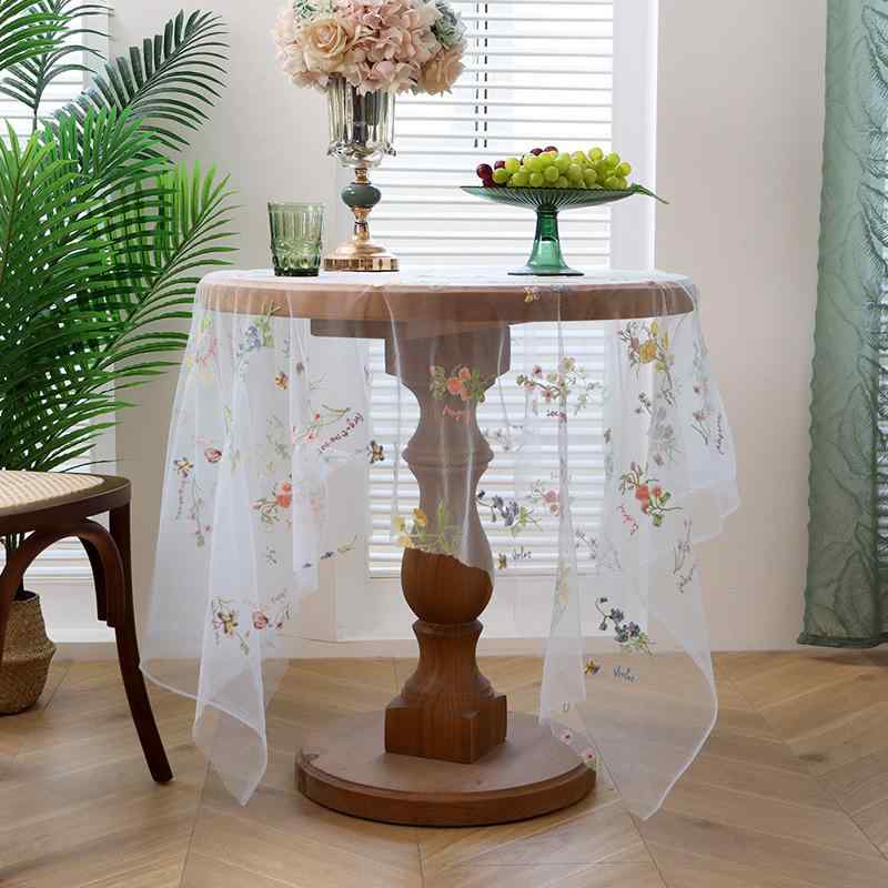 テーブルクロス 透明 小花 刺繍 ポリエステル 撥水 防塵 汚れ防止 円形 正方形 長方形 田園風 カントリー風 ナチュラル シンプル 清潔感 上品 インテリア SNS映え 植物柄 花柄