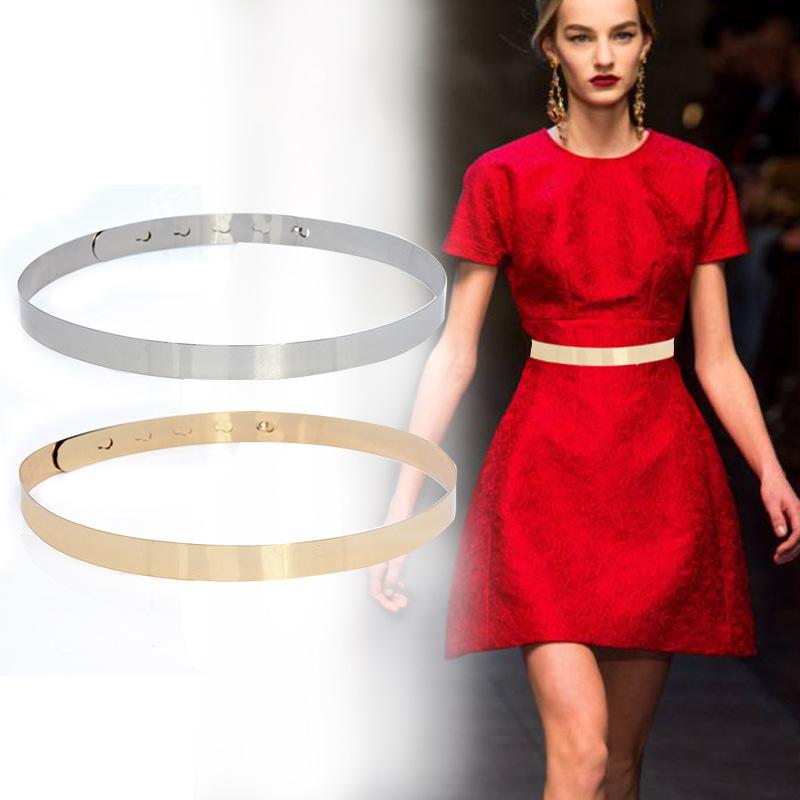 ベルト レディース メタル素材 ゴールド ワイドベルト ウエストマーク スタイルアップ 細見え効果 内蔵バックル おしゃれ 欧米 トレンド ファッション小物