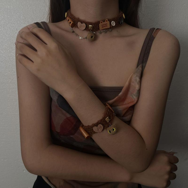 ネックレス チョーカー レディース 女性用 もこもこ ファー 毛糸編み込み ハート型 心型 ボタン かわい..