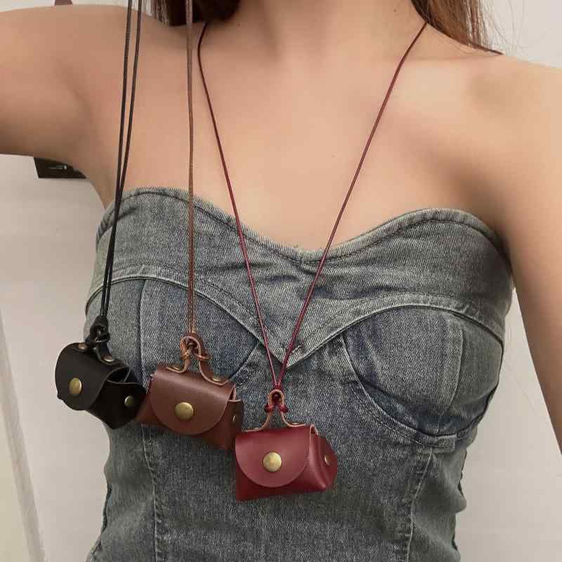 ネックレス 男女兼用 レトロ 個性的 ミニバッグ型 レザー ポシェット イヤホンケース ロングネックレス..