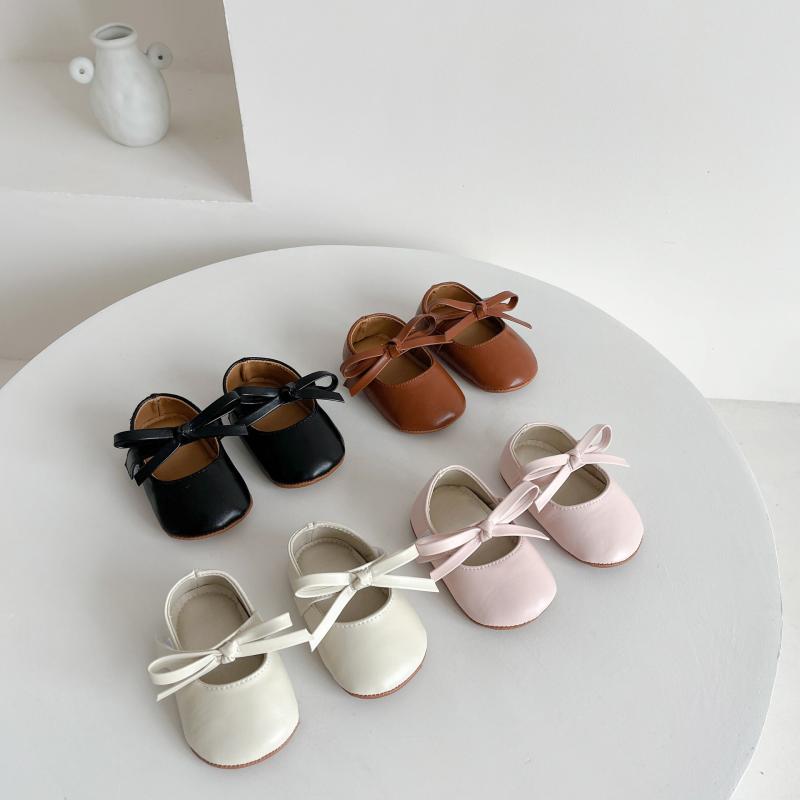 ベビーシューズ 女の子 韓国 リボン ファーストステップシューズ 合皮 レザー 滑り止め ソフトソール ..
