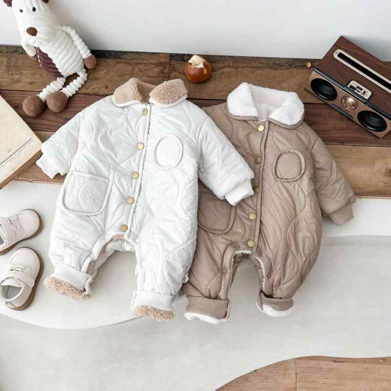 カバーオール ベビー 新生児 幼児 男の子 女の子 男女兼用 冬 厚手 極厚 裏起毛 保温 防寒 あったか ポリエステル 足つき 一体型 お出かけ 普段着 ベージュ カーキ