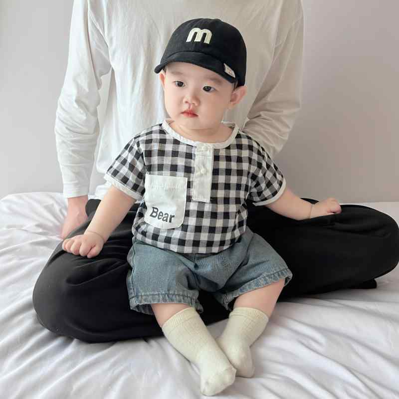 ・カテゴリ: キッズTシャツ・性別: 男性・スタイル: カジュアル・ネックライン: クルーネック・袖丈: 半袖・柄: 格子柄・主な素材: 綿・生地加工: 柔軟加工・要素: トレンド感・縫製針目: 3cmあたり12〜14針・規格: ・サイズ展開: 66cm、73cm、80cm、90cm、100cm、110cm