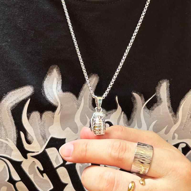 ネックレス メンズ ペンダント 個性的 ヒップホップ シンプル ミリタリーテイスト 道具モチーフ チタン..