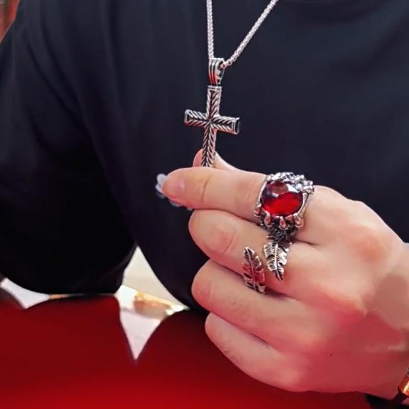 ネックレス メンズ 男性用 チタン鋼 十字架 クロス ペンダント シルバー 斜めストライプ 韓国ファッシ..