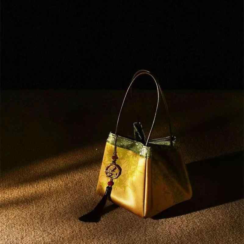 鞄 レディース 女性用 中国風 香雲紗 レトロ スクエア 小型 ハンドバッグ 手提げ ゴールド 柔らかい デイリーユース カジュアル ステッチ ファスナーポケット(4)