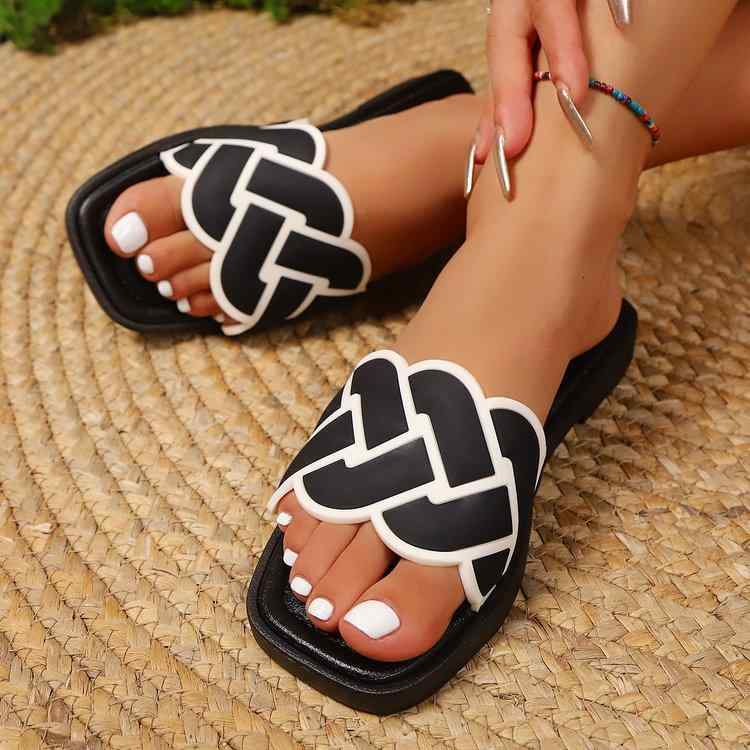 サンダル レディース 女性用 オープントゥ クロス 一文字 フラット 平底 カジュアル 普段使い 大きいサイズ PVC素材 耐久性 リゾート ビーチ 海辺 春夏 ホワイト ブラック