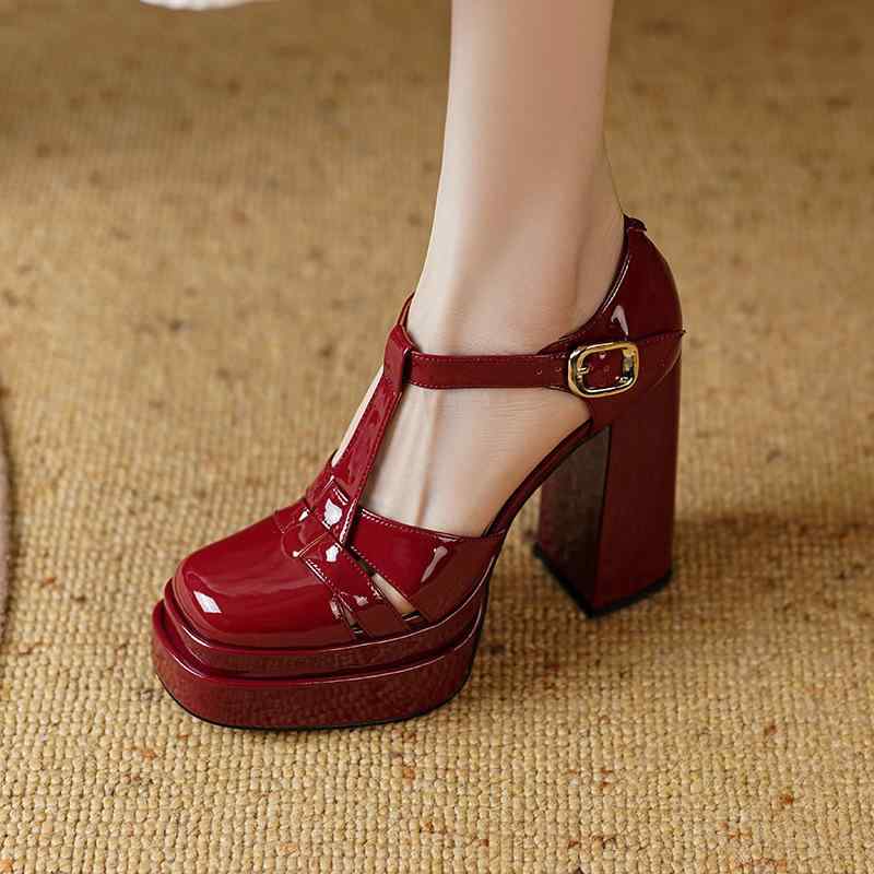 サンダル レディース 12cmヒール 太ヒール チャンキーヒール T字ストラップ つま先カバー 本革 牛革 レザー ゴム底 スクエアトゥ 欧米ファッション モード オフィス 通勤 パーティー ブラック ワインレッド 春夏