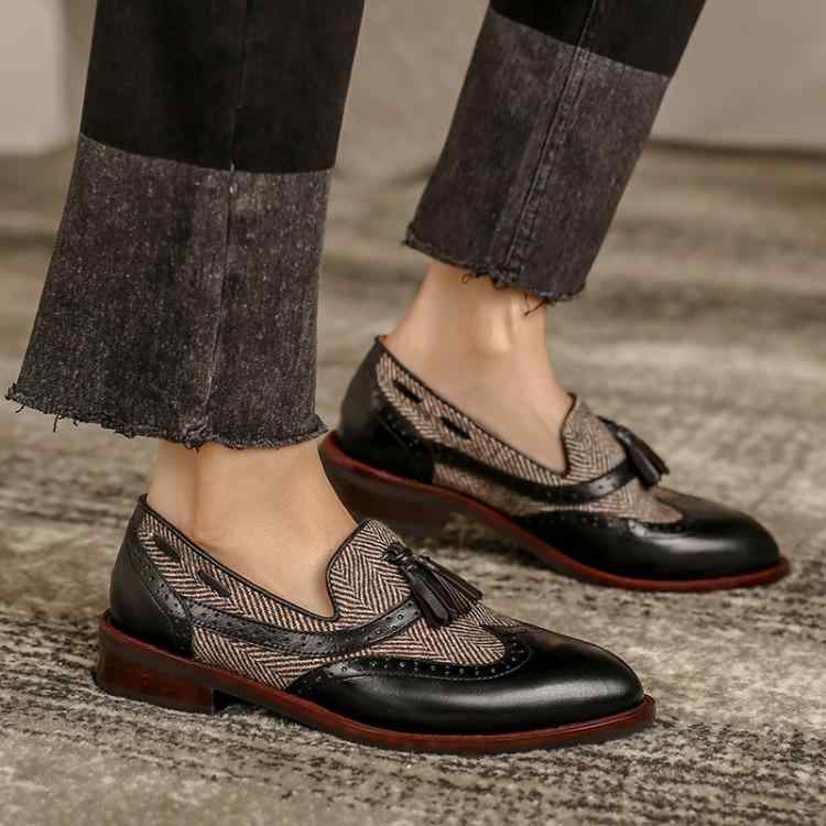 スリッポン レディース 秋冬 低ヒール タッセル ラウンドトゥ 切り替え 人工皮革 人工ボア 浅履き 普段..