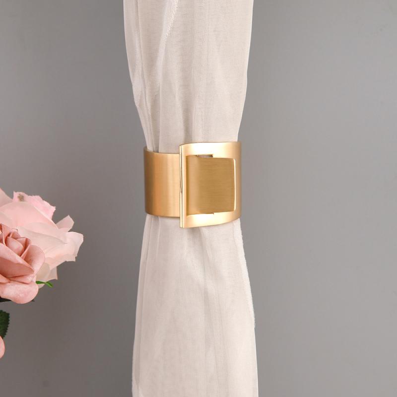 カーテンタッセル 北欧風 金属製 合金製 ベルトバックル式 穴開け不要 ドリル不要 ブラッシュドゴールド 軽量 高級感 カーテンバンド カーテン留め具 カーテンクリップ リビング 寝室