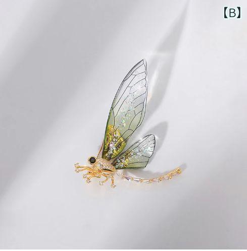 ブローチ レディース 透明 アクリル トンボ 動物 高級感 レトロ かわいい スカーフ...