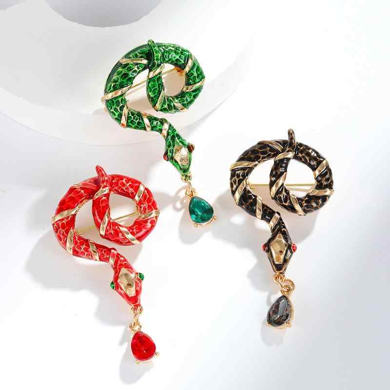 ブローチ レディース 蛇モチーフ 干支 アニマル 2WAY ペンダント コート ジャケット バッグ スカーフ 留め具 アクセサリー 飾り グリーン レッド ブラ...