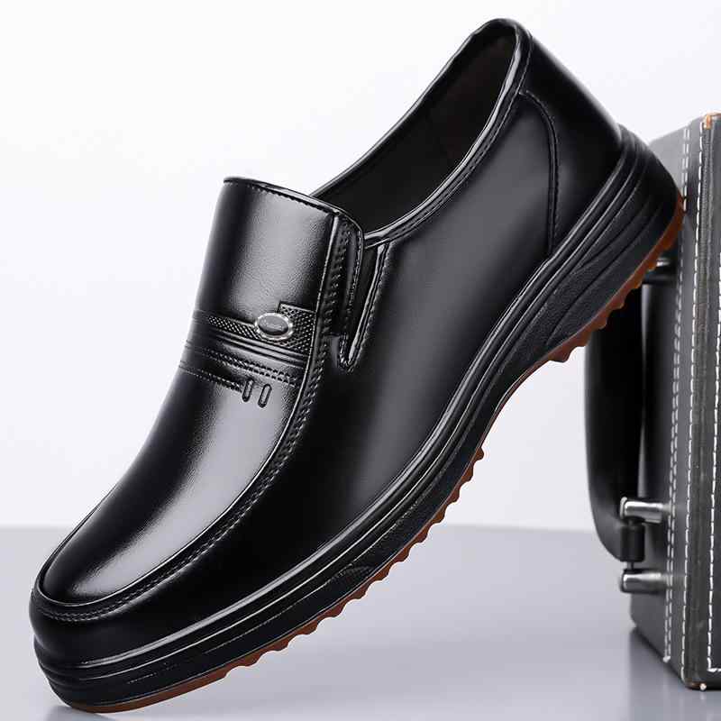 サンダル メンズ 男性用 牛革 レザー ビジネス カジュアル オフィス 普段使い スリッポン 着脱簡単 滑り止め 耐摩耗 ラバーソール 通気性 防臭 クッション性 ラウンドトゥ パパシューズ 中年男性向け 快適