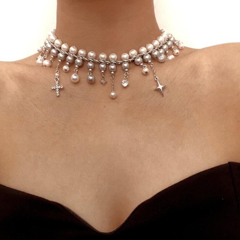 ネックレス レディース 女性用 ダブルレイヤー 二連 クロス 十字架 四芒星 スター イミテーションパール チタン鋼 電気メッキ加工 レトロ ヴィンテージ風 パンク 個性的 甘辛ミックス 秋冬 高見え 存在感 普段使い パーティー