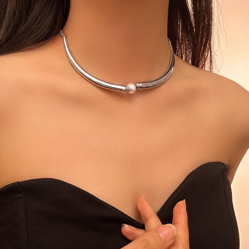 ネックレス レディース 欧米風 ライトラグジュアリー パール 合金 電気メッキ加工 高級感 個性的 シンプル 万能 ショート 鎖骨丈 幾何学モチーフ ファッション通勤 普段使い