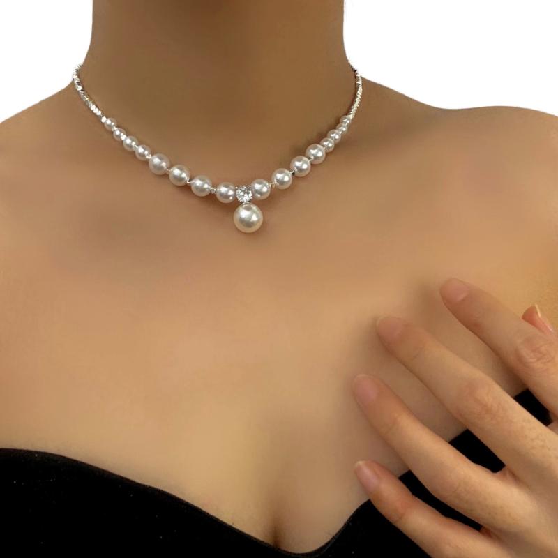 ネックレス レディース パール パール 銅製 電気メッキ加工 レトロ 高級感 上品 エレガント 幾何学模様 シルバーカラー 普段使い カジュアル フォーマル 軽奢