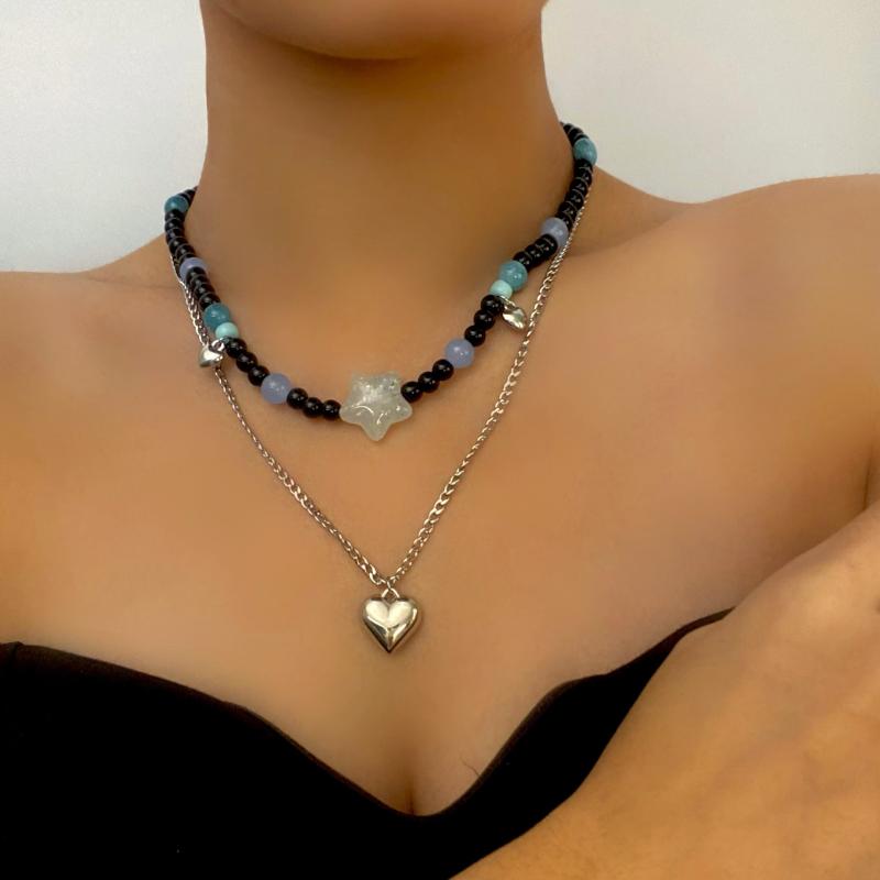 ネックレス レディース 欧米風 甘辛MIX 個性的 ダブルレイヤー ハート 星 ビーズ 鎖骨ネックレス ヒップホップ ペンダント トレンド ファッション 普段使い 秋冬 チタン合金 電気メッキ加工