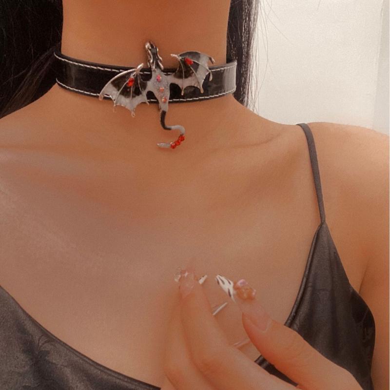 チョーカー レディース 存在感 高級感 クール ストリートファッション 黒 赤 レザー 龍 ドラゴン モチーフ ネックレス 首飾り アクセサリー 合金製