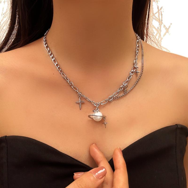 ネックレス 男女兼用 欧米風 惑星モチーフ 土星 個性的 高級感 ヒップホップ カジュアル フォーマル 普段使い 合金製 電気メッキ加工 ショート 鎖骨丈 ホワイトパール ペンダント