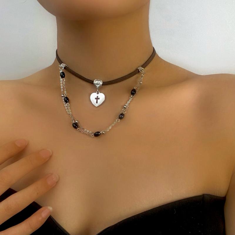 ネックレス レディース ハートモチーフ 多層 レザー チョーカー 鎖骨ネックレス ショートネックレス 欧米風 甘辛ミックス クール 高級感 上品 個性的