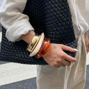 バングル レディース 大ぶり 個性的 アシンメトリー 変形 スクエア ラウンド カット 樹脂 レジン ブレスレット 春夏 琥珀 ベージュ ゴールド 普段使い デイリーユース