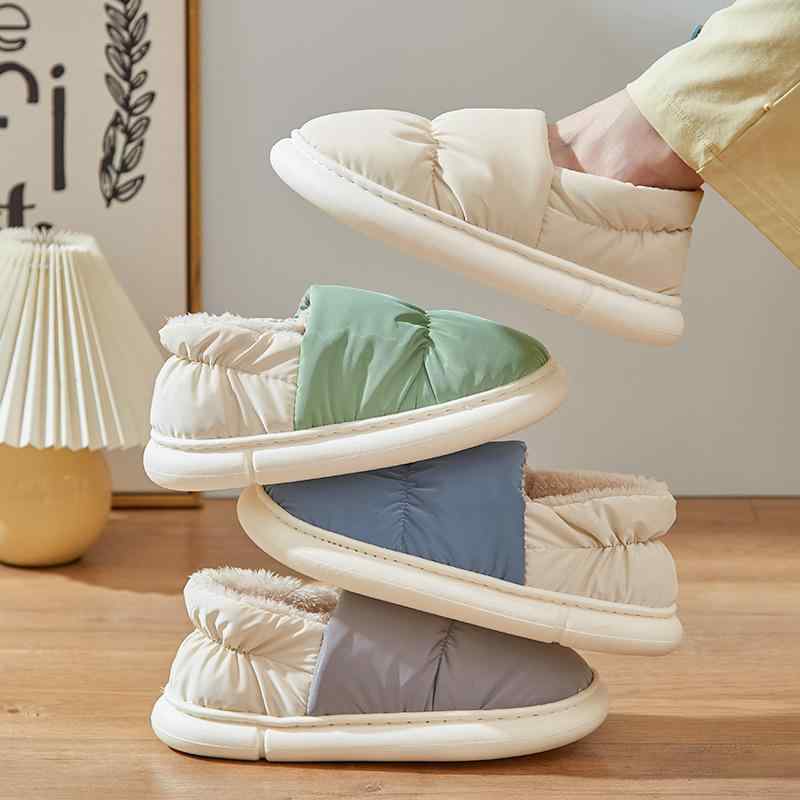 ルームシューズ 親子 カップル ペア メンズ レディース キッズ 女の子 スリッパ 秋冬 厚底 防水 ボア もこもこ あったか 保温 綿 コットン ゴム底 室内履き 普段使い 無地