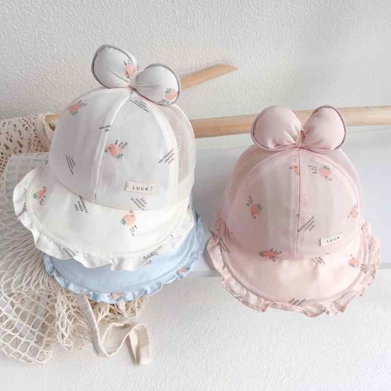 メッシュキャップ ベビー 赤ちゃん 春夏 いちご柄 かわいい フリル レース プリンセス風 つば広 ワイドブリム UVカット 日よけ 紫外線対策 通気性 綿混 ピンク ブルー ベージュ
