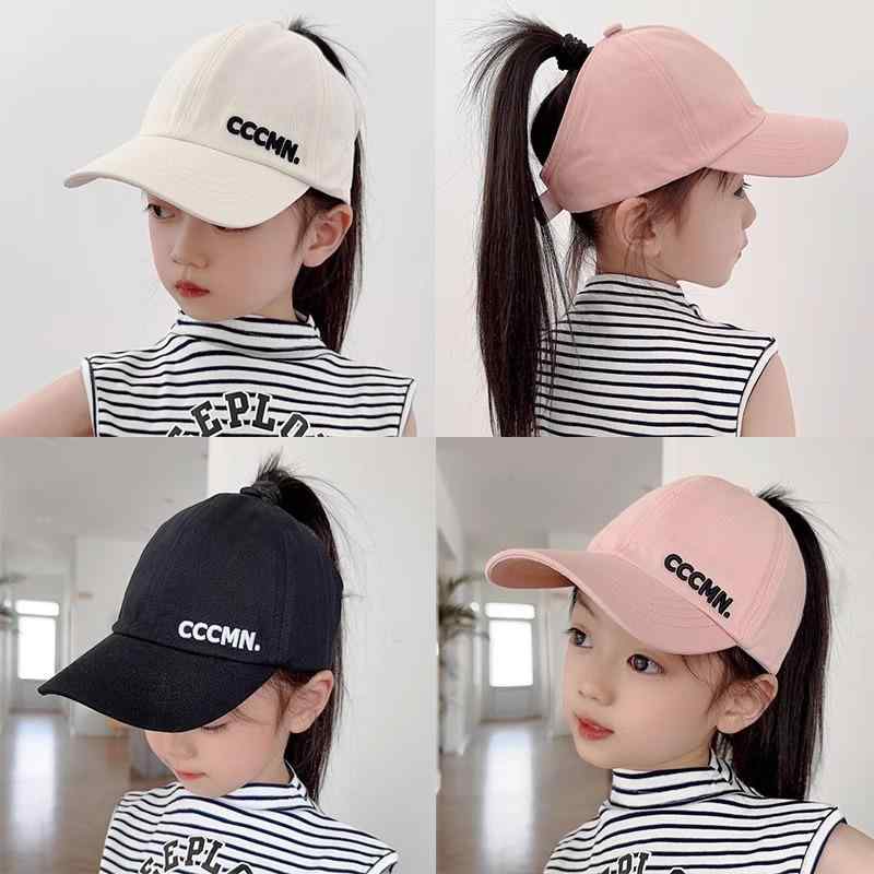 帽子 女の子 キッズ ポニーテール対応 キャップ 野球帽 刺繍 ロゴ入り 日よけ UV対策 紫外線カット シンプル カジュアル おしゃれ スポーティー 春秋 デニム コットン 通気性 普段使い お出かけ 子供 小学生