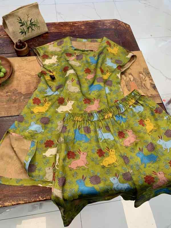 セットアップ レディース ネオチャイニーズスタイル 中華風 レトロ レーヨン 香雲紗 再生繊維 ポリエステル 3分袖 トップス ウエストゴム ショートパンツ 2点セット 高級感 プリント柄 カジュアル 夏