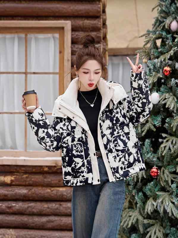 ダウンジャケット レディース フード付き ショート丈 プリント柄 冬 小柄向け カジュアル トレンド ゆったり 防寒 暖かい アウター ポリエステル ジップアップ 普段使い