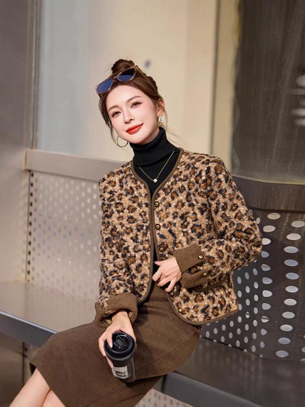 中綿ジャケット レディース 秋冬 ラウンドネック ヒョウ柄 キルティング ショート丈 アウター ゆったり 厚手 長袖 ポリエステル ポケット付き ファスナー カジュアル 性