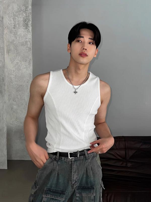 タンクトップ メンズ 男性用 ノースリーブ ベスト 無地 弧状 切り替え ストレッチ スリムフィット ポリエステル 薄手 アメリカン ストリート カジュアル 普段着 普段使い 春夏