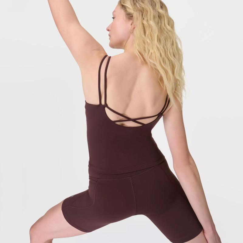 ヨガウェア レディース スポーツブラ ショートパンツ 上下セット ダブルストラップ 揺れにくい ホール..