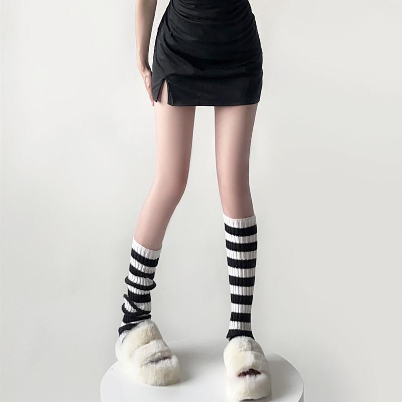 レッグウォーマー レディース 秋冬 アメカジ風 白黒 ボーダー レトロ ニット あったか ボリューム ルーズソックス ロング丈 スポーツ ストリートファッション カジュアル アクリル フリーサイズ