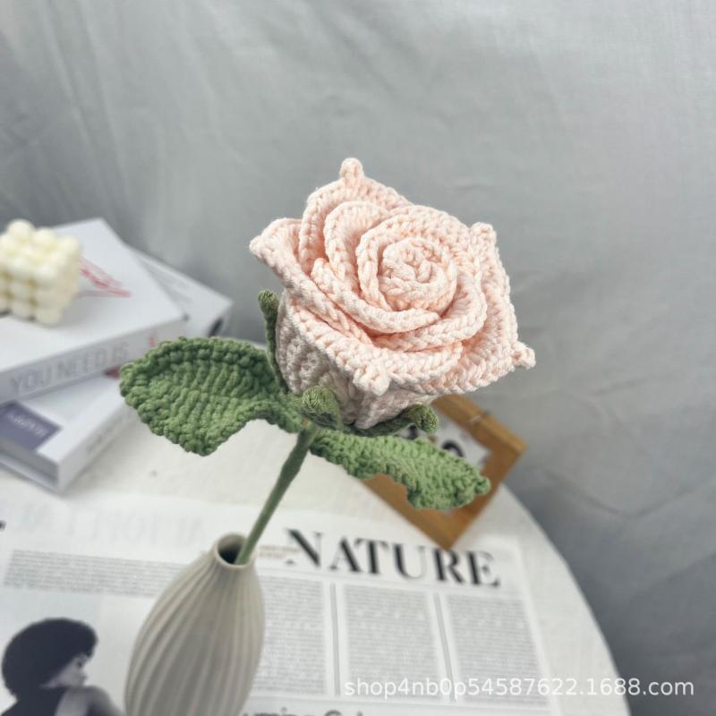 花束 毛糸 手編み バラ ローズ ブーケ かぎ針編み ニットフラワー 造花 フェイクフラワー ハンドメイド 完成品 ミルクコットン 誕生日 ギフト プレゼント 記念日 お祝い インテリア 装飾 枯れない お手入れ不要