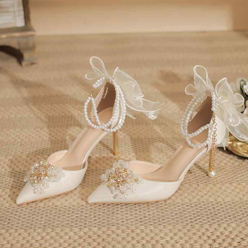 パンプス レディース ポインテッドトゥ 細ヒール サテン ラインストーン 浅履き ウェディングシューズ ..