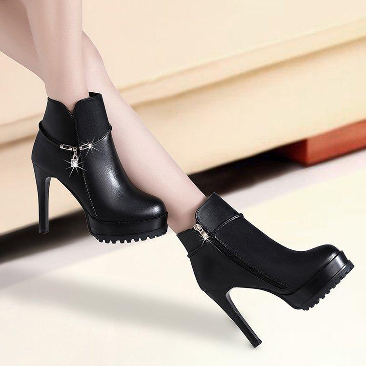 ショートブーツ レディース ファッションブーツ 秋冬 韓国 ポインテッドトゥ サイドジップ ハイヒール ..