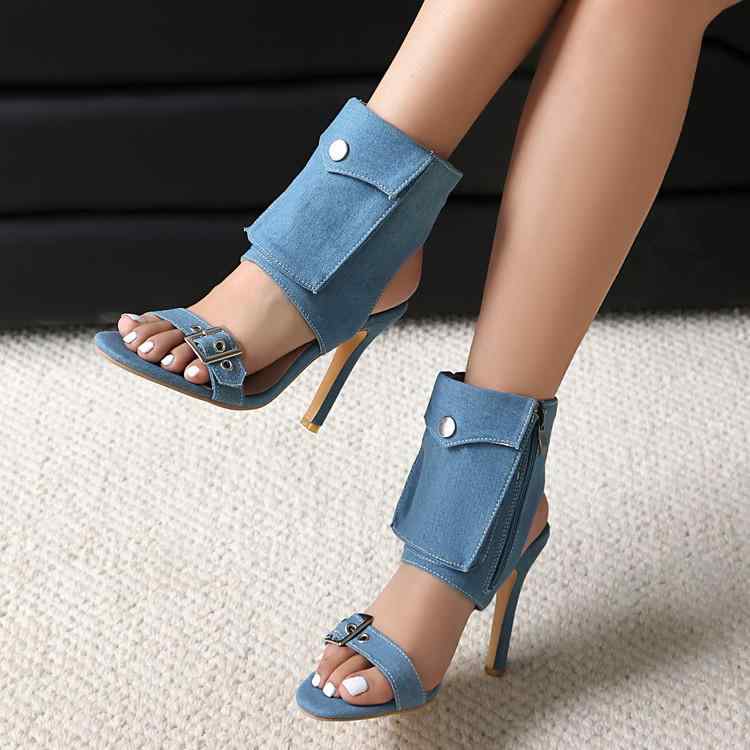 サンダルブーツ レディース デニム風 ポケット付き スクエアバックル オープントゥ サイドジップ 細ヒ..
