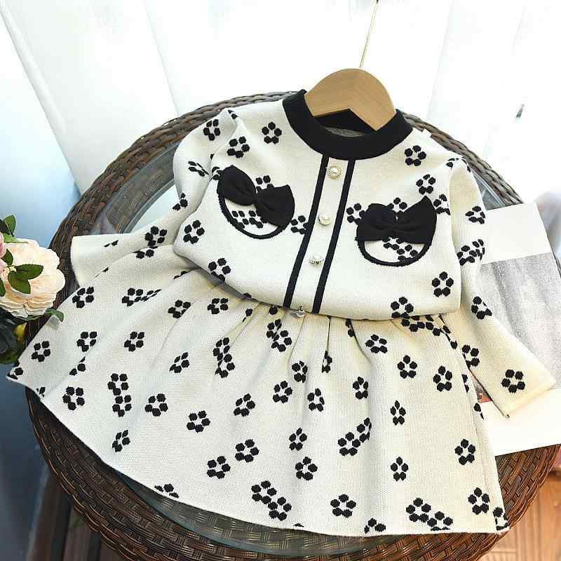 セットアップ キッズ ガールズ 秋冬 リボン 韓国 長袖 綿混 セータートップス ミニスカート 普段使い ..