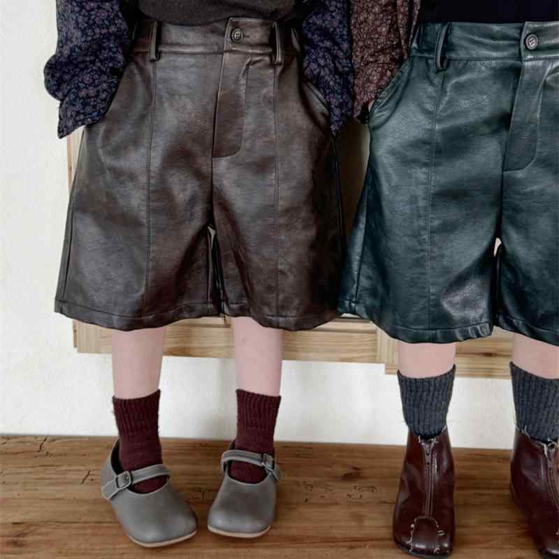 パンツ ボトムス キッズ ベビー 男女兼用 ユニセックス PUレザー 合皮 五分丈 ハーフ丈 カジュアル レトロ ヴィンテージ風 無地 ソフト ハイウエスト 秋冬春