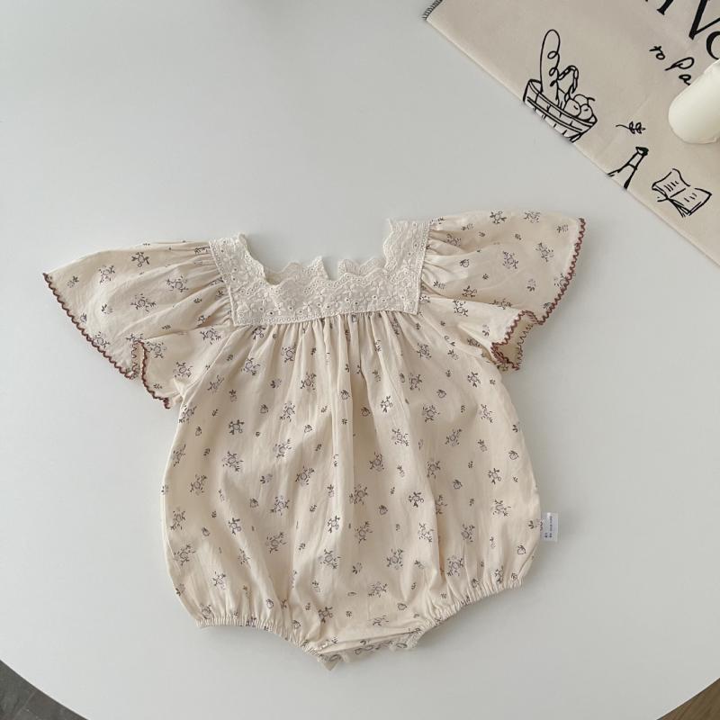 ロンパース 女の子 ベビー カバーオール 綿 コットン 小花柄 スクエアネック フリル袖 半袖 薄手 接触冷感 普段使い 部屋着 お出かけ 夏 春夏 アイボリー 韓国 カジュアル