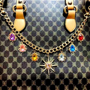 バッグアクセサリー ショルダーストラップ バッグチェーン メタルバックル トレンド ファッション小物 独創的 万能 コーデ自在 デコレーションパーツ