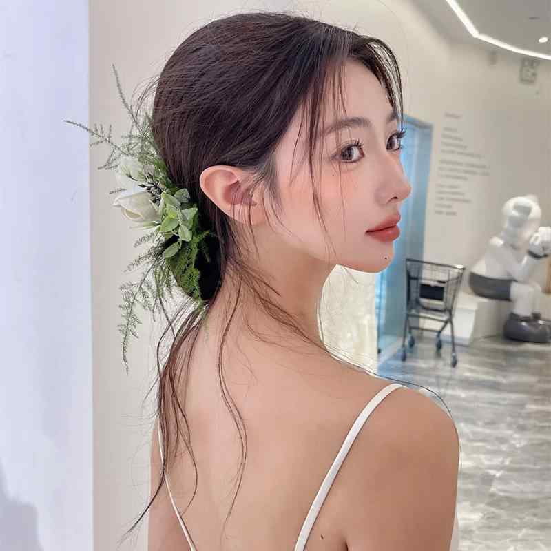 ヘアアクセサリー ブライダル 花嫁 ウェディング 上品 ナチュラル 清楚 エレガント 造花 フラワーモチーフ ヘッドドレス ヘアクリップ 髪飾り 後頭部 結婚式 披露宴 パーティー イベント